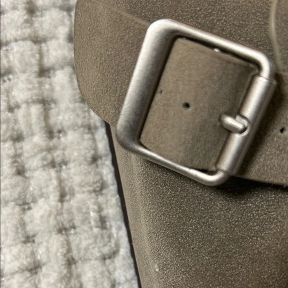 Universal Thread Tan Mules - Picture 4 of 7